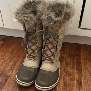 SOREL BOOTS SIZE 7
